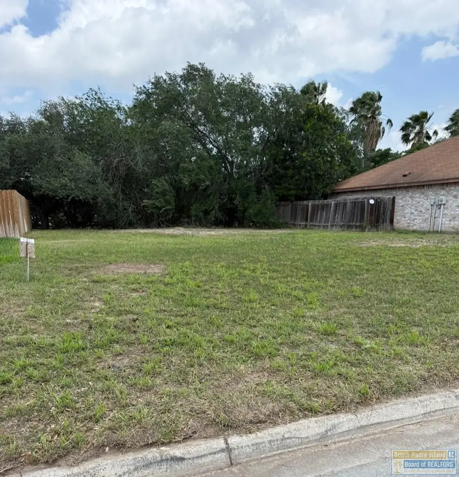 1944 N Baylor Ave, McAllen, TX 78501 - #2