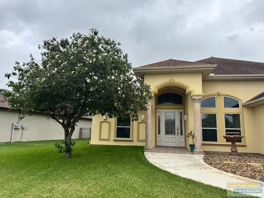 87 Golf House Rd., Laguna Vista, TX 78578 - #2