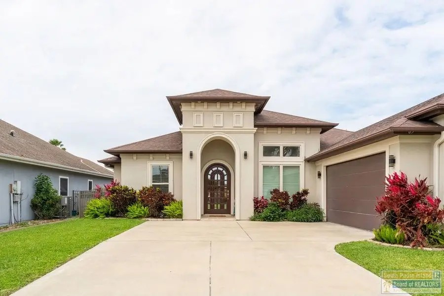 85 Golf House Rd., Laguna Vista, TX 78578 - #2