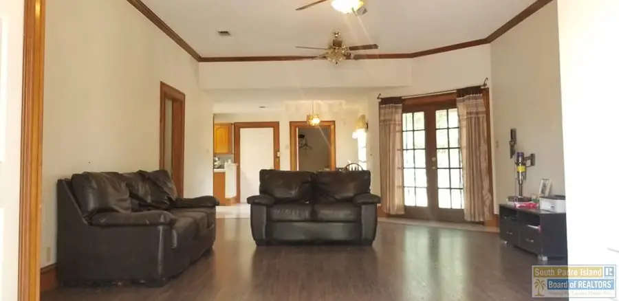 2901 Lakewood Dr., Harlingen, TX 78550 - #3