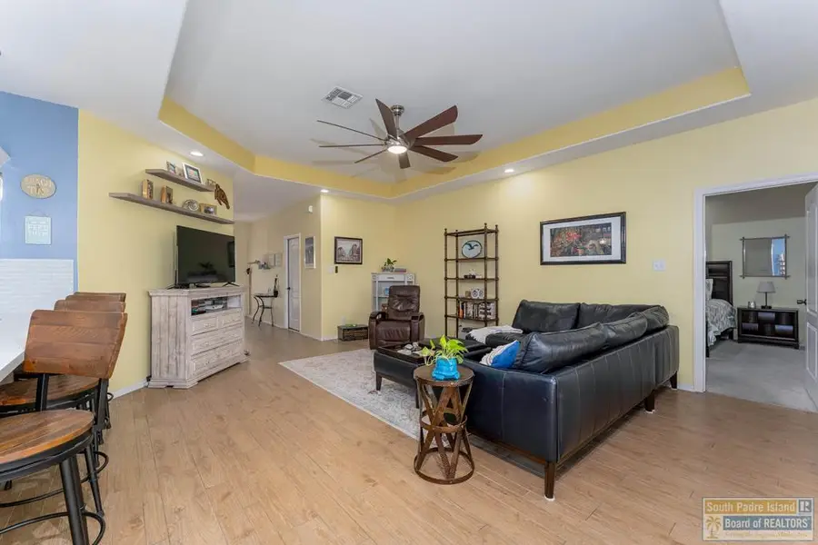 25 Golf House Rd., Laguna Vista, TX 78578 - #2