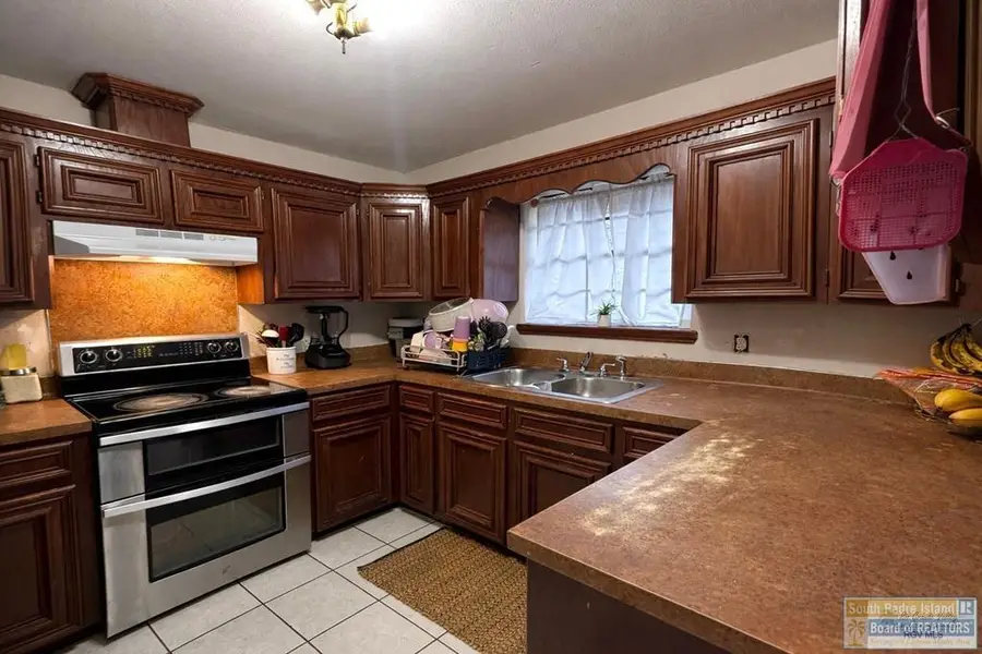 6825 Nansa Dr., Brownsville, TX 78526 - #3