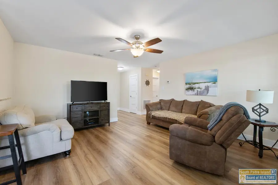 9 Lakewood Dr., Laguna Vista, TX 78578 - #3
