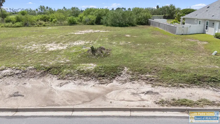 15 Country Club Dr., Laguna Vista, TX 78578 - #3