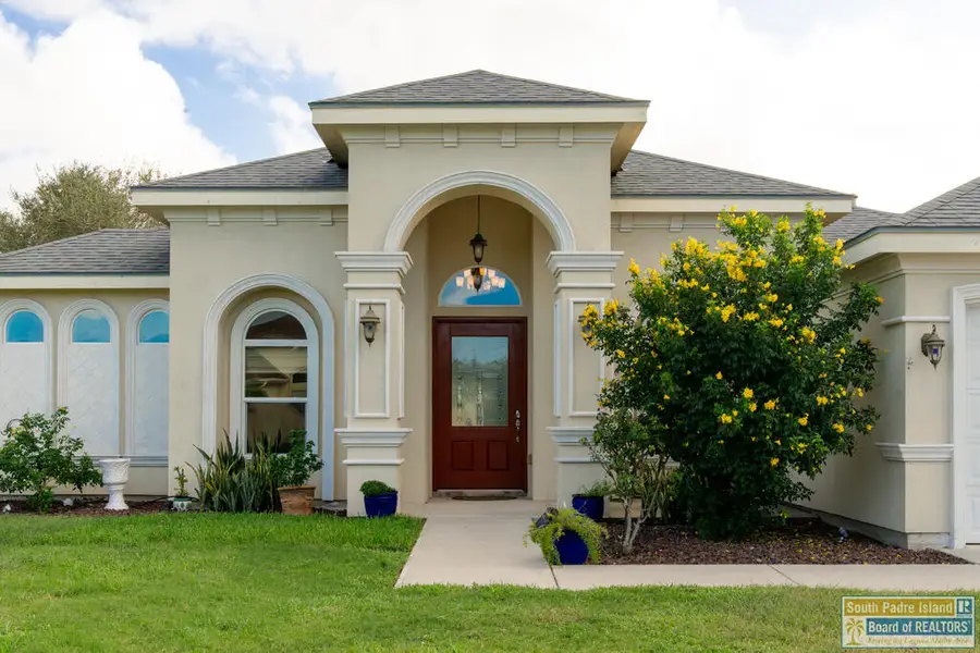 94 Golf House Rd., Laguna Vista, TX 78578 - #2