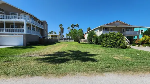 208 W Oleander St., South Padre Island, TX 78597