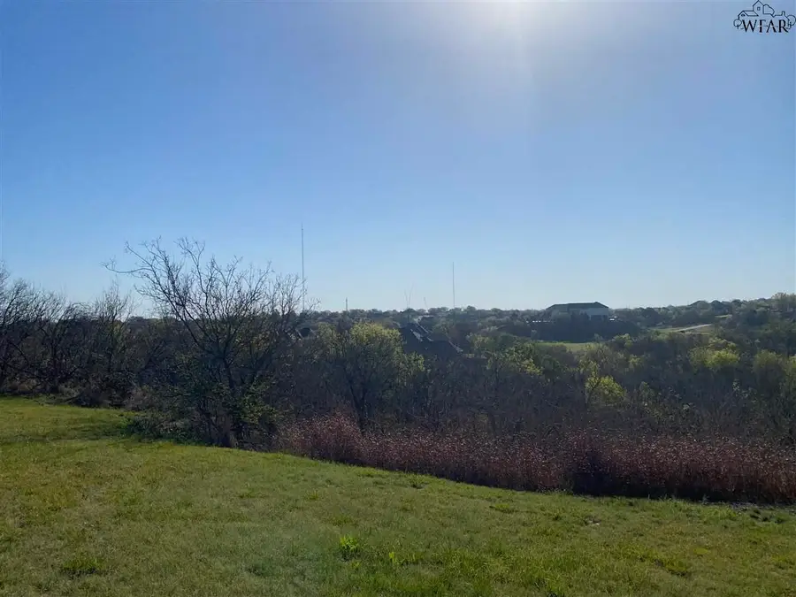 4515 WOODCREST CIRCLE, Wichita Falls, TX 76309 - Image #2