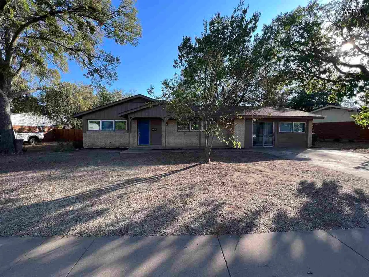 4801 PAWNEE PATHWAY, Wichita Falls, TX 76310 - Image #1