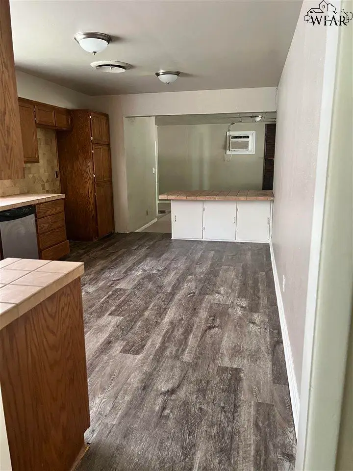 109 S PRESTON DRIVE, Burkburnett, TX 76354 - Image #2