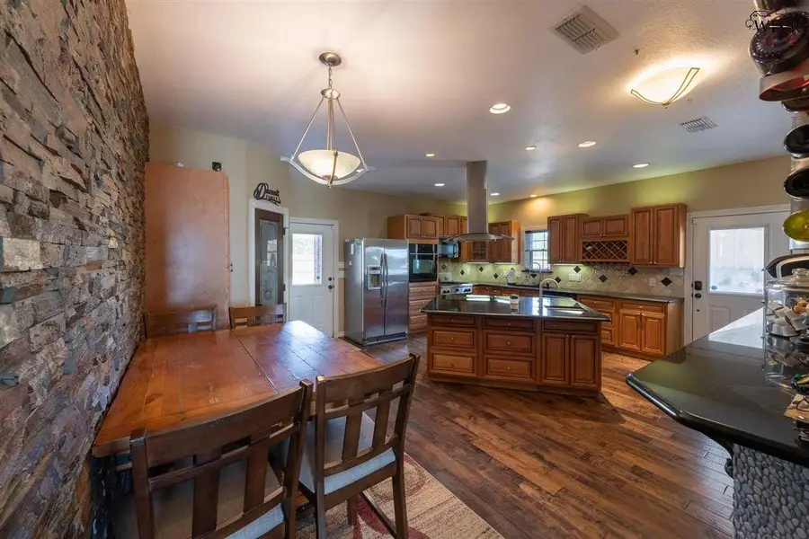 5302 LAKE SHORE DRIVE, Wichita Falls, TX 76310 - Image #3