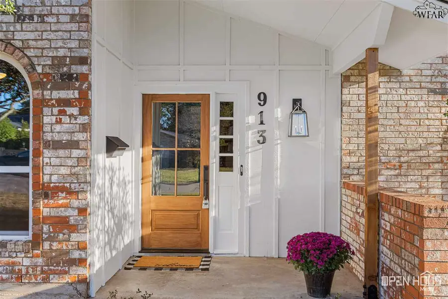 913 KIOWA DRIVE, Burkburnett, TX 76354 - Image #2