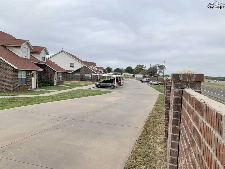 1723 CIMARRON TRAIL, Wichita Falls, TX 76306 - Image #3