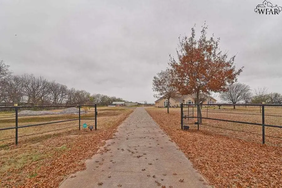 381 FM 367, Iowa Park, TX 76367 - Image #2