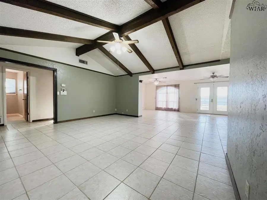 1007 FOLEY AVENUE, Iowa Park, TX 76367 - Image #3