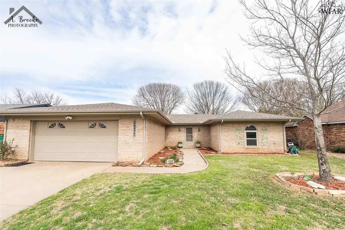 1211 AMHERST STREET, Burkburnett, TX 76354 - Image #1