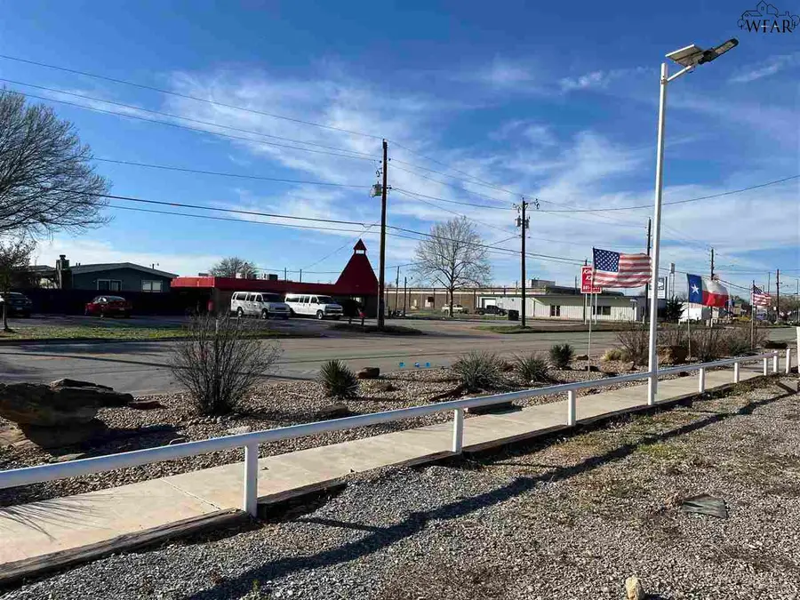 4807 FAIRWAY BOULEVARD, Wichita Falls, TX 76308 - Image #3