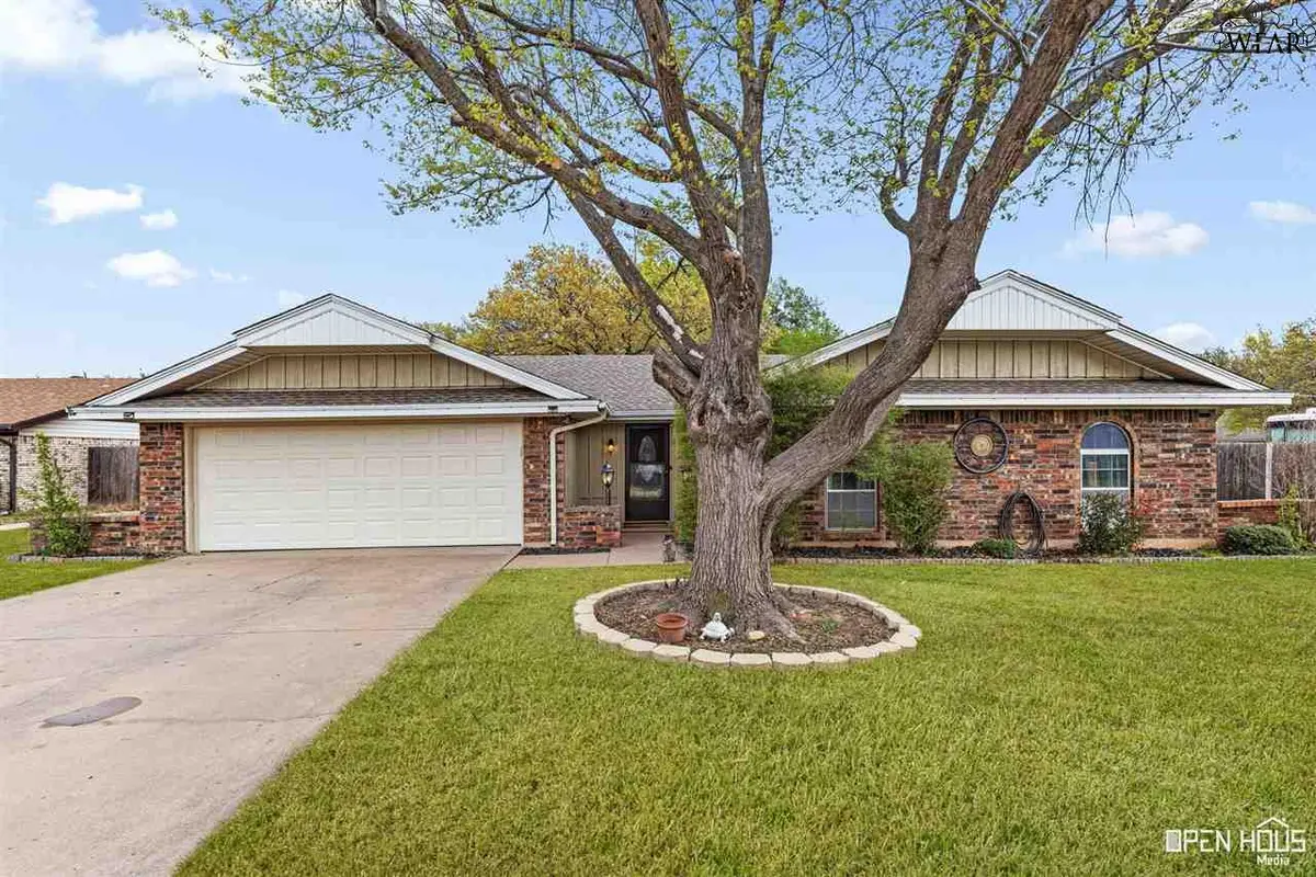 12 FAWNWOOD COURT, Wichita Falls, TX 76310 - Image #1