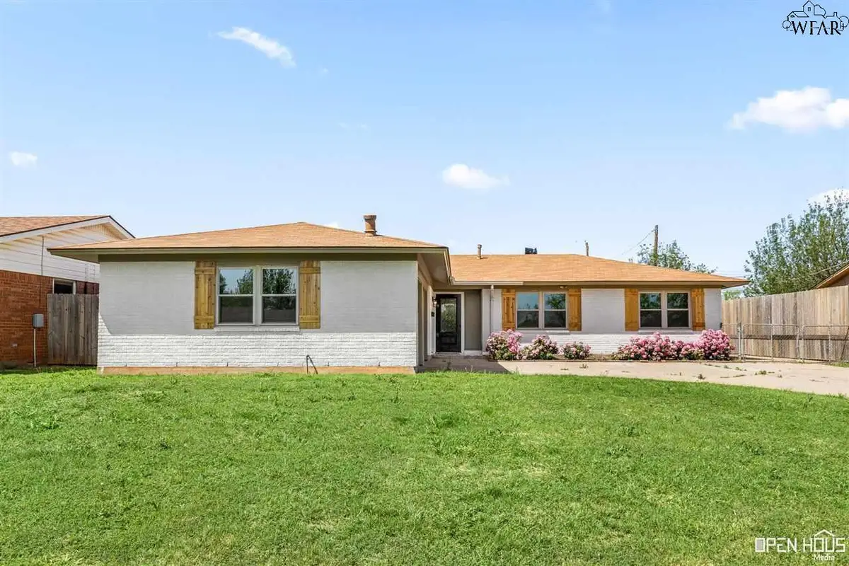 504 W REBECCA AVENUE, Iowa Park, TX 76367 - Image #1