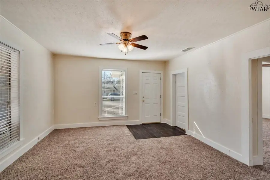 208 E SPRING STREET, Henrietta, TX 76365 - Image #3