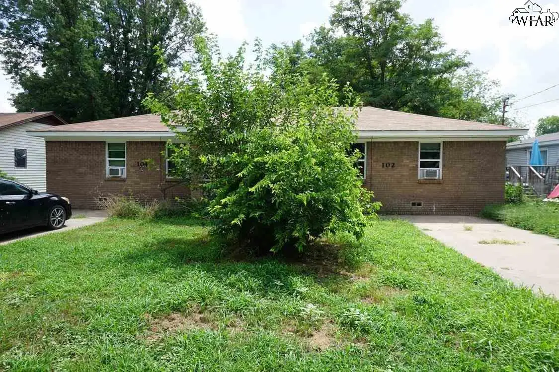 102 AVENUE G, Burkburnett, TX 76354 - Image #1