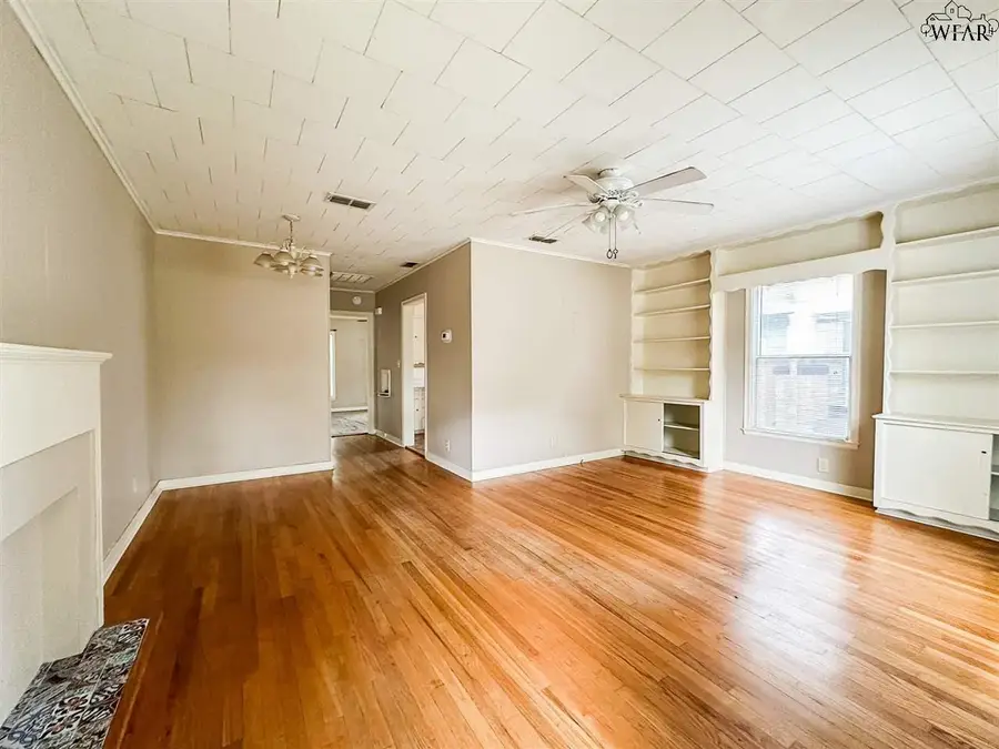 1633 DAYTON AVENUE, Wichita Falls, TX 76301 - Image #2