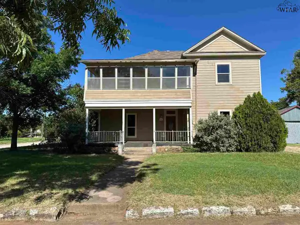 501 N TACKITT STREET, Seymour, TX 76380