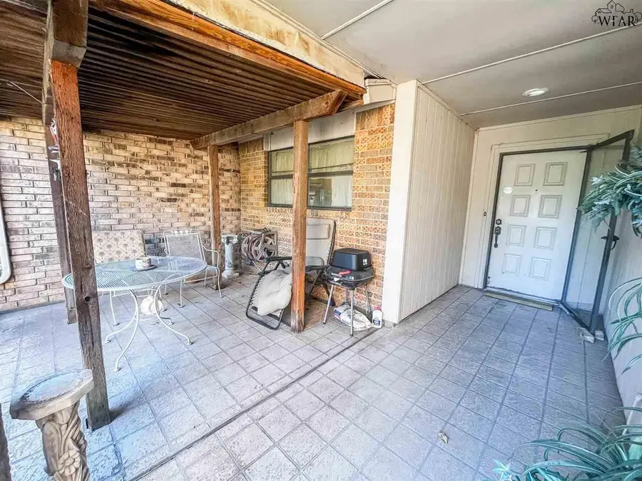 2005 HEATHER LANE, Wichita Falls, TX 76308 - Image #2