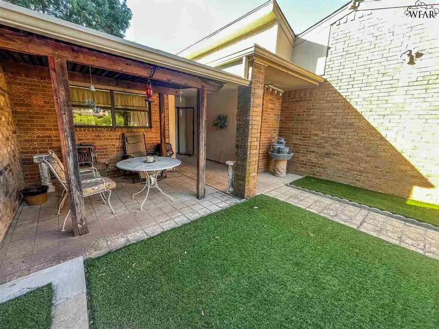 2005 HEATHER LANE, Wichita Falls, TX 76308 - Image #3