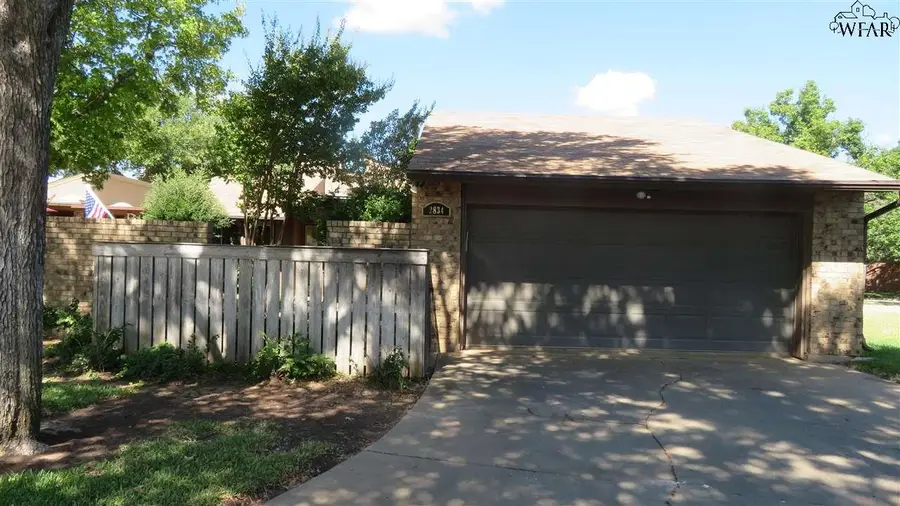 2834 MILL VALLEY DRIVE, Wichita Falls, TX 76308 - Image #2