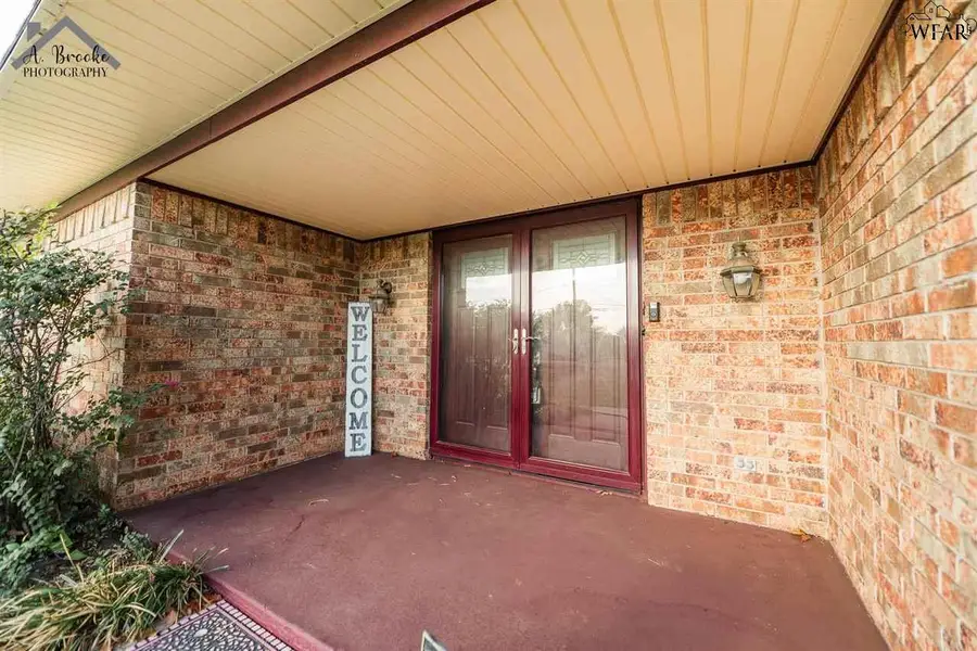 1410 CHAPARRAL ROAD, Burkburnett, TX 76354-2804 - Image #2