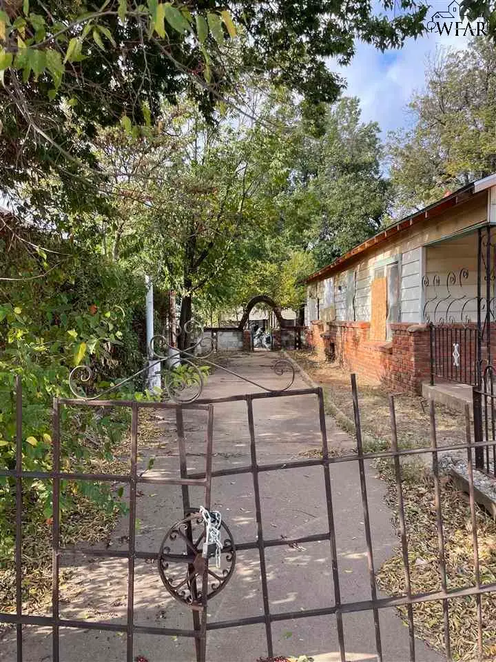 302 MARTIN LUTHER KING JR BLV, Wichita Falls, TX 76301 - Image #2