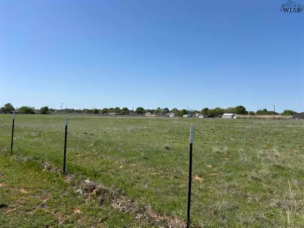 5 FRIENDSHIP TRAIL, Burkburnett, TX 76354