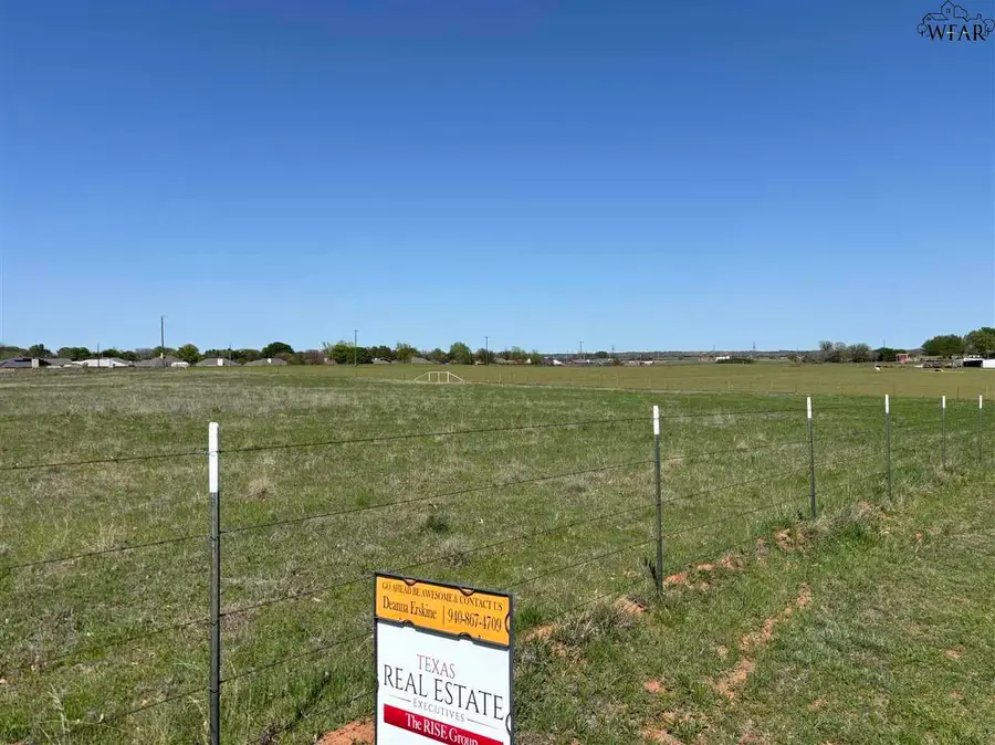 5 FRIENDSHIP TRAIL, Burkburnett, TX 76354 - Image #3