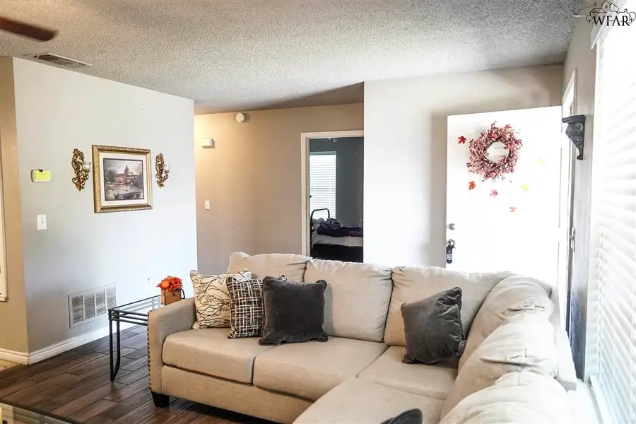 10 GRANT GILL LANE, Wichita Falls, TX 76301 - Image #2