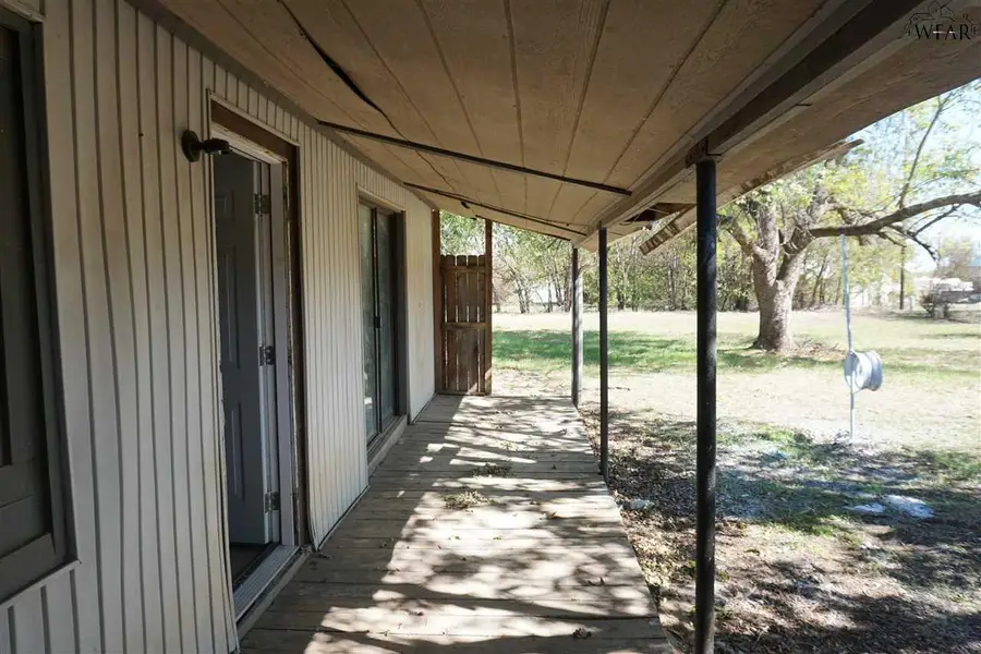 503 E SOUTH DRIVE, Henrietta, TX 76365 - Image #2