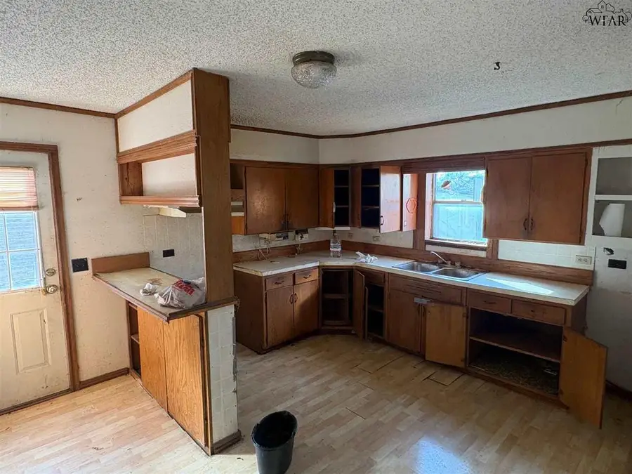 1521 PARADISE STREET, Vernon, TX 76384 - Image #3