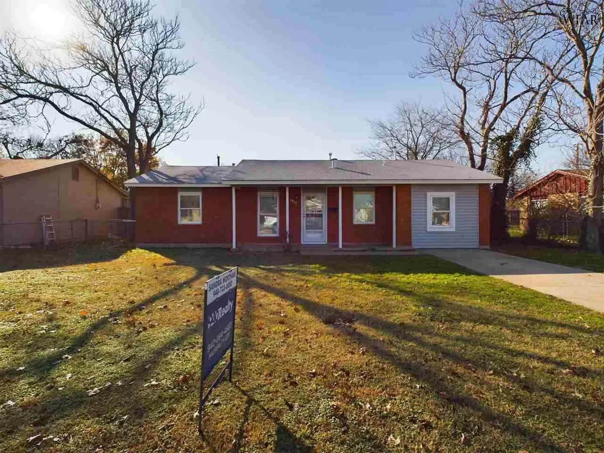 5012 LAKEFRONT DRIVE, Wichita Falls, TX 76310 - Image #1