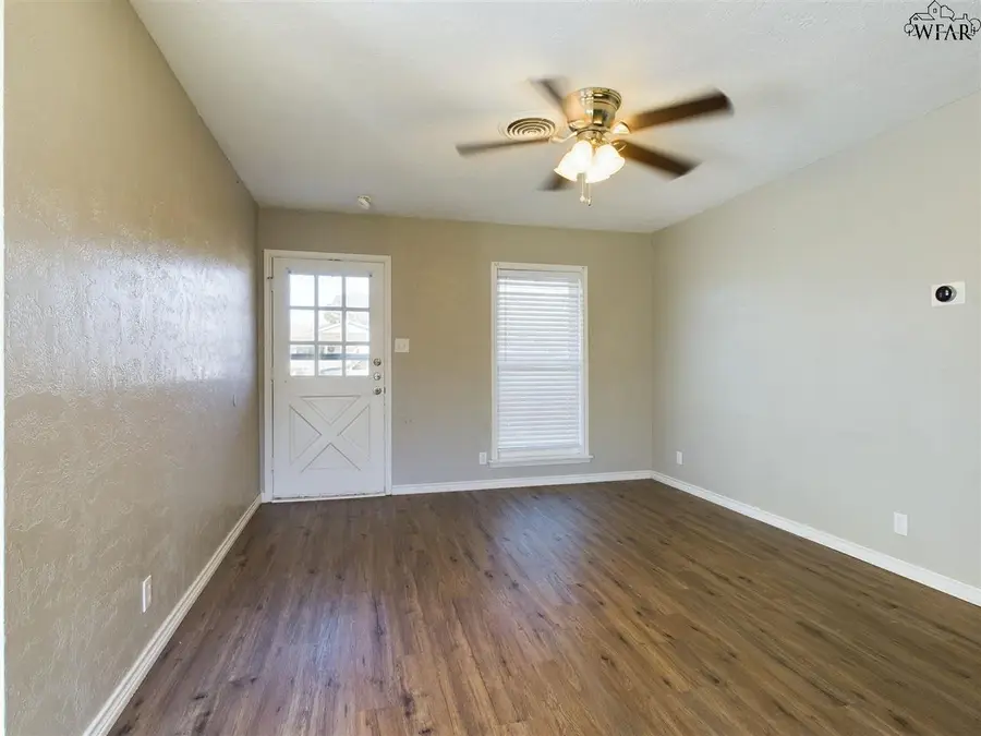 5012 LAKEFRONT DRIVE, Wichita Falls, TX 76310 - Image #3