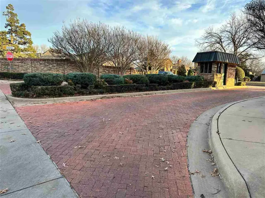 12 CHATEAU COURT, Wichita Falls, TX 76302 - Image #2