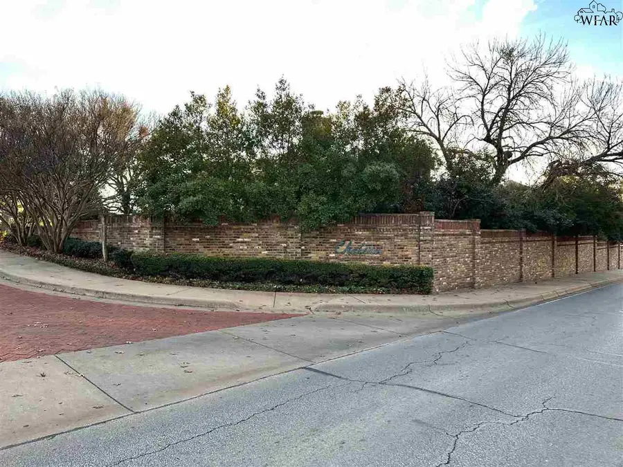 12 CHATEAU COURT, Wichita Falls, TX 76302 - Image #3