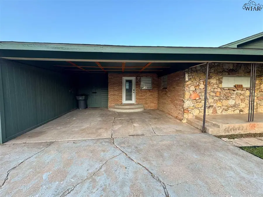 211 WYNETH DRIVE, Wichita Falls, TX 76306 - Image #2