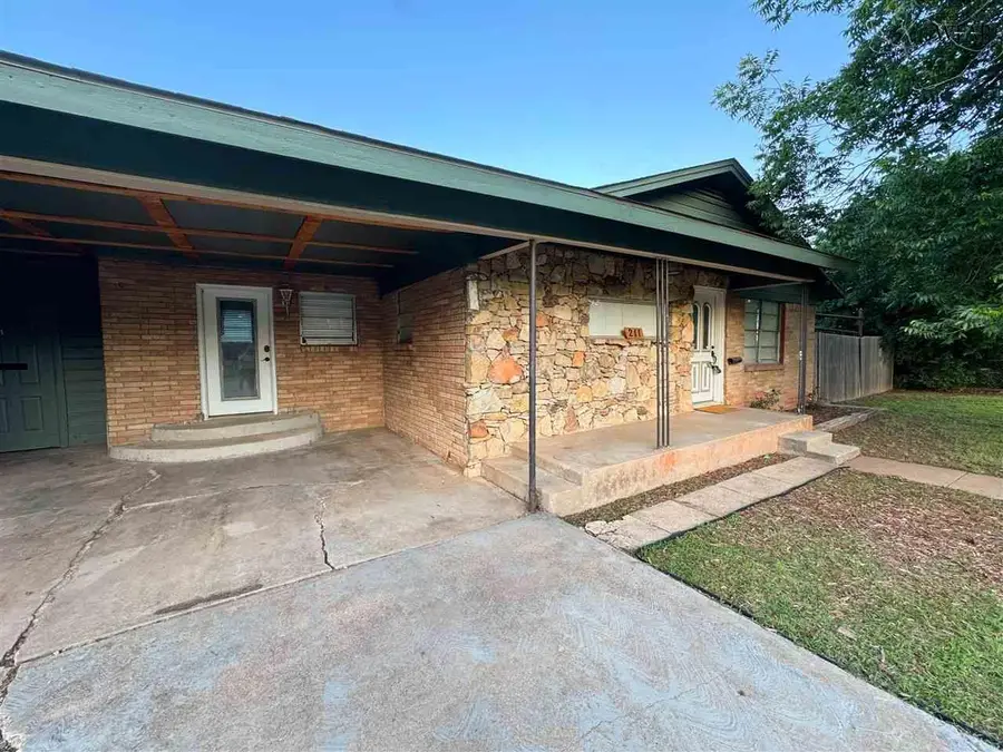 211 WYNETH DRIVE, Wichita Falls, TX 76306 - Image #3