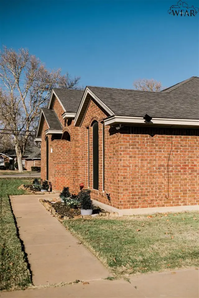 801 SUGARBUSH LANE, Burkburnett, TX 76354 - Image #3