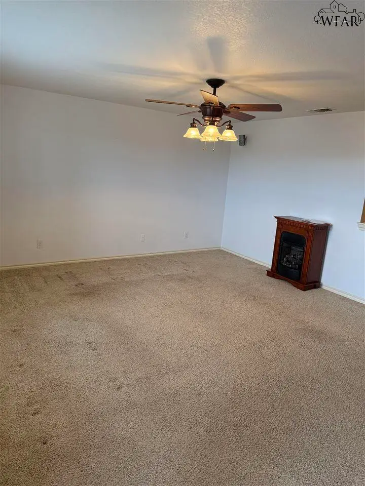 568 VAUGHN ROAD, Burkburnett, TX 76354-1835 - Image #3