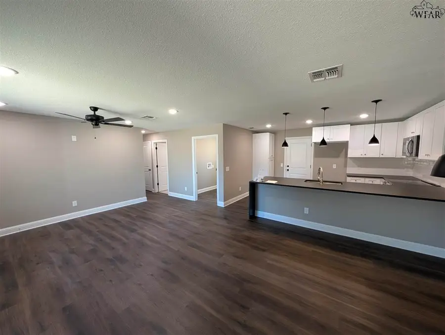 210 WESTWOOD DRIVE, Burkburnett, TX 76354 - Image #3