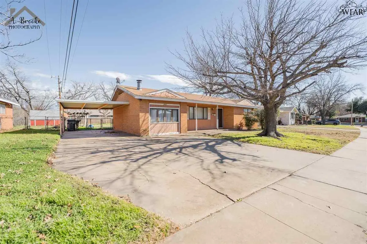 2027 GLORIA LANE, Wichita Falls, TX 76309 - Image #1