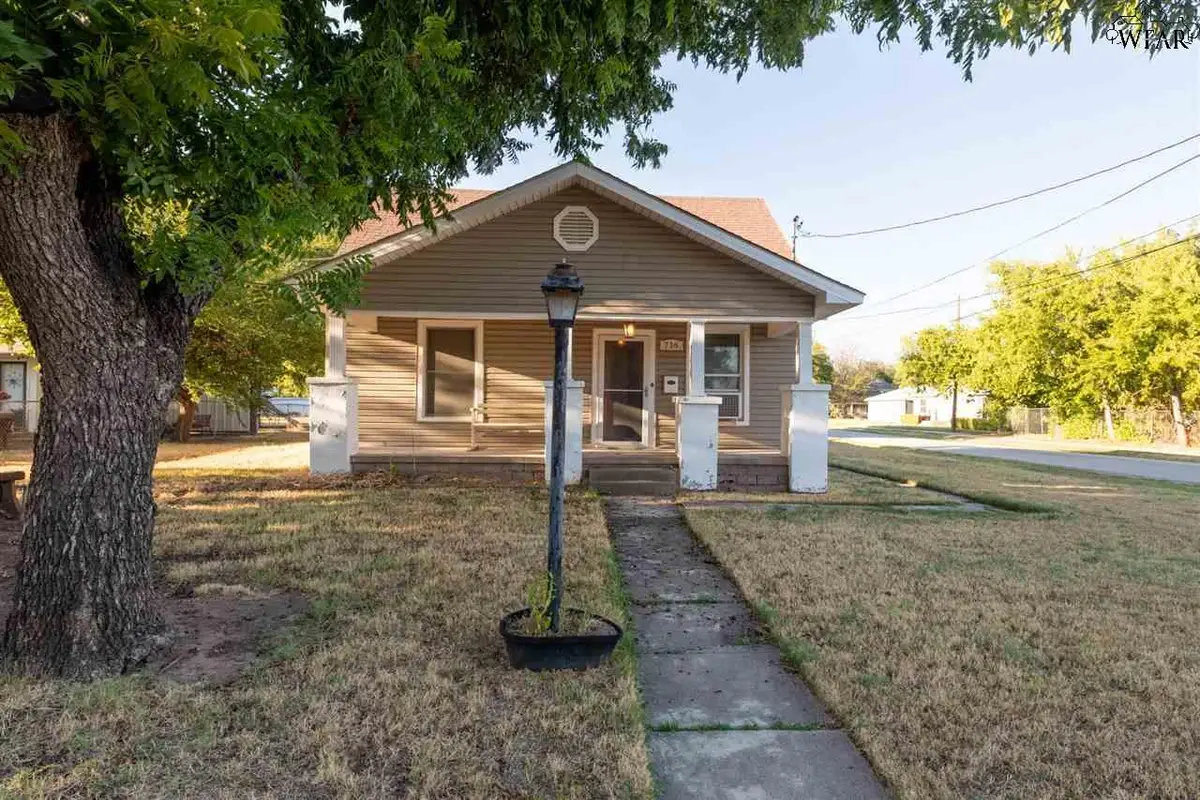 716 E CRAFTON STREET, Henrietta, TX 76365 - Image #1