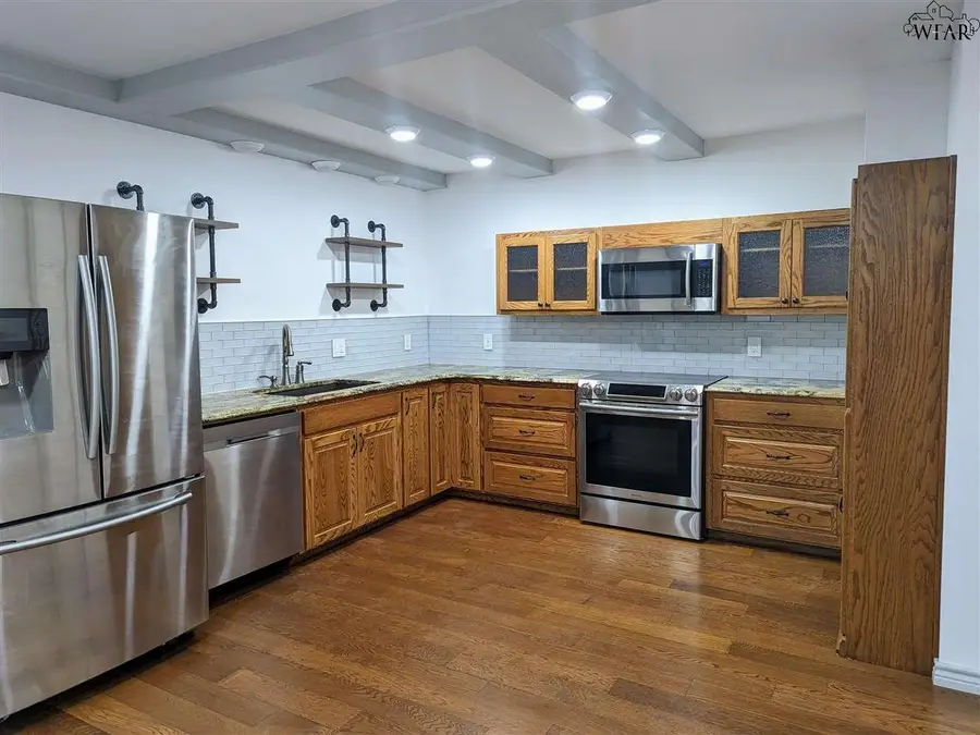 2100 SANTA FE STREET, Wichita Falls, TX 76309 - Image #2