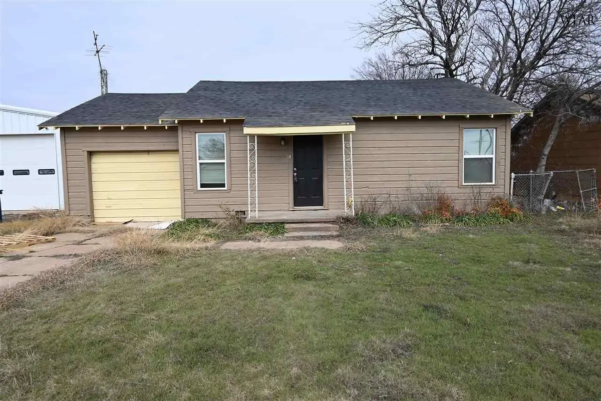 515 W ROOSEVELT STREET, Electra, TX 76360 - Image #1