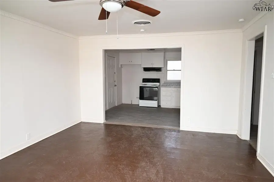 515 W ROOSEVELT STREET, Electra, TX 76360 - Image #3